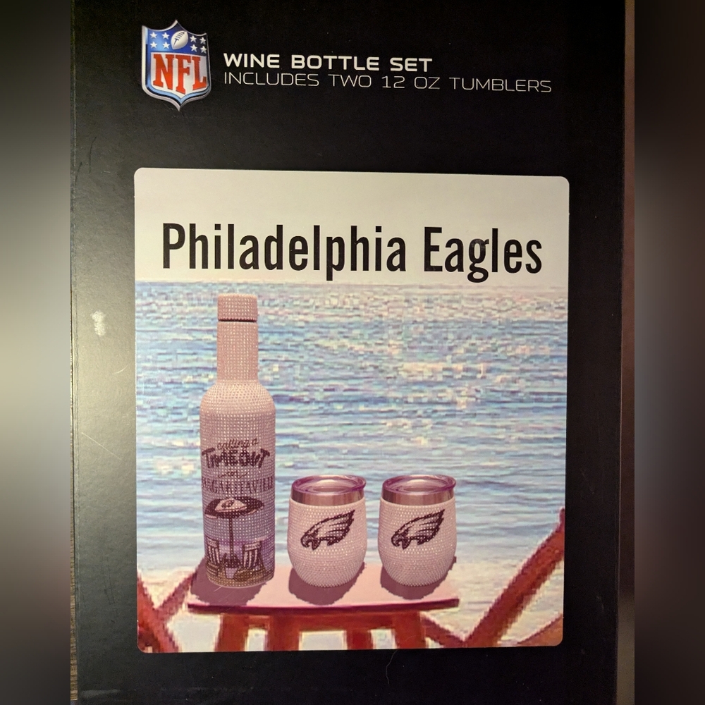 Philadelphia Eagles Blingy Wine Bottle Set with 2 Tumblers - Picture 10 of 11